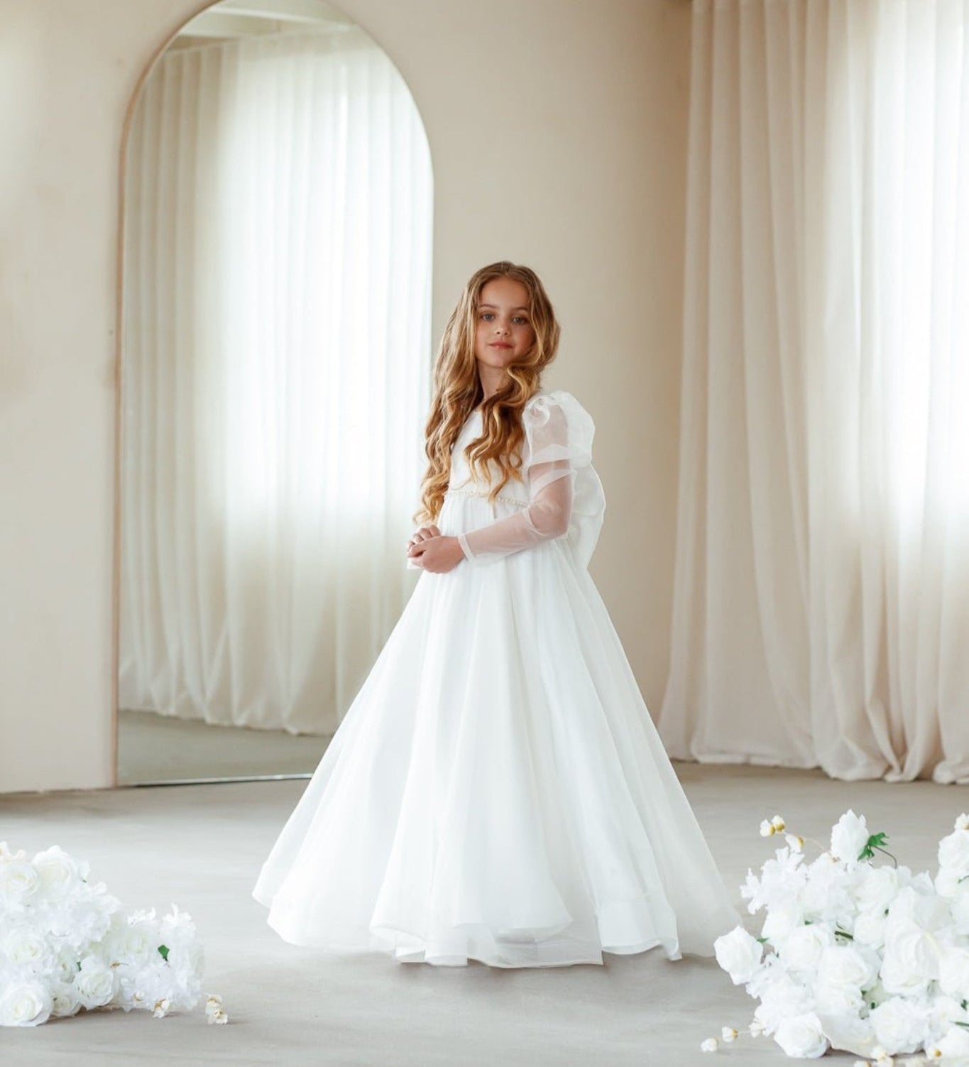 White luxury girl dress puff sleeves